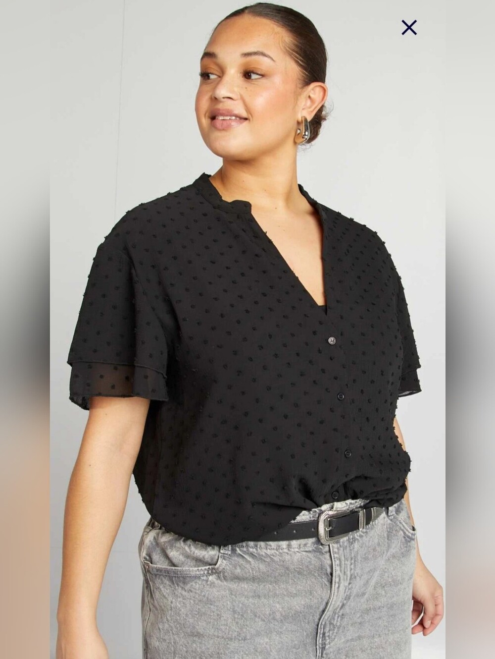 Kiabi black short-sleeve plumetis blouse
